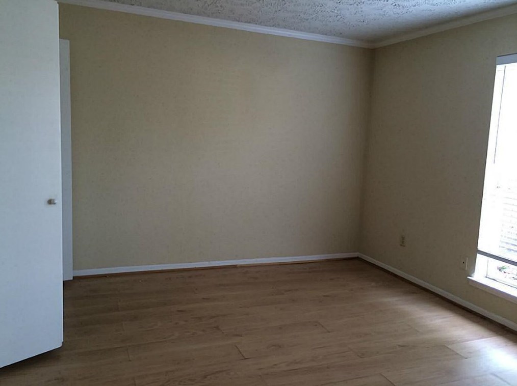 9032 Wilcrest Dr, Houston TX  77099-1848 exterior
