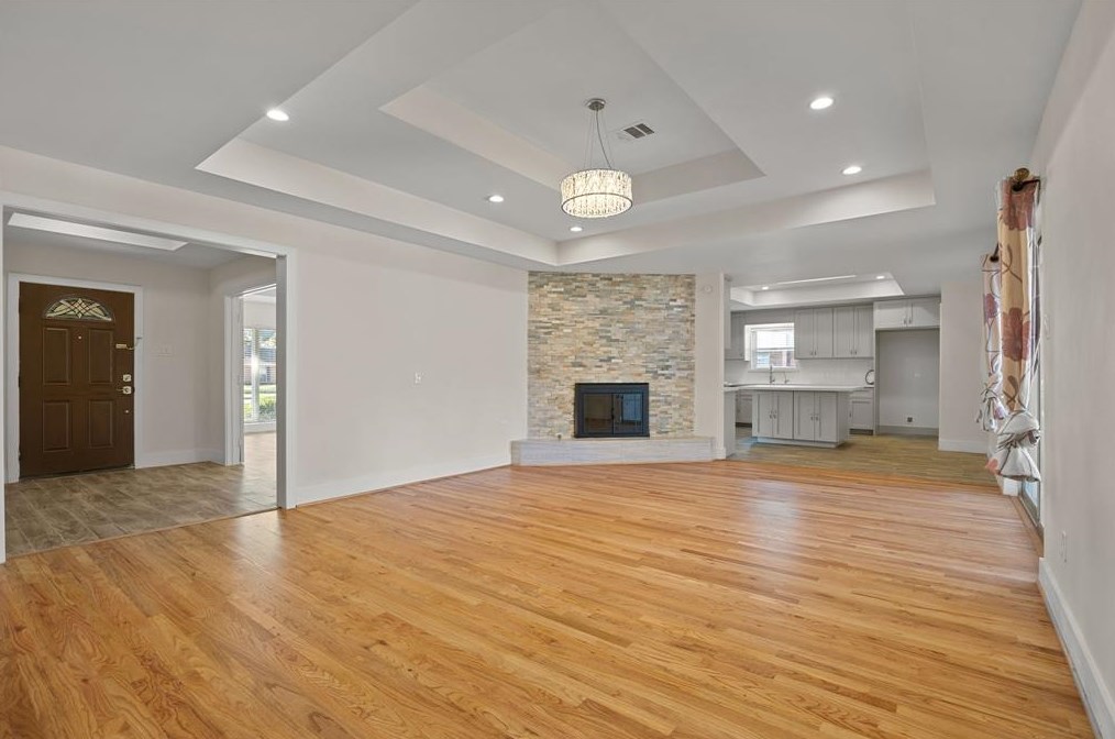 5610 Beechnut St, Houston TX  77096-1008 exterior
