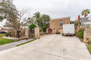 4924 Ave P 1/2, Galveston, TX 77551 - Photo 1