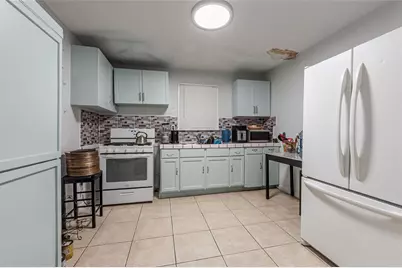 4924 Avenue P 1/2, Galveston, TX 77551 - Photo 11