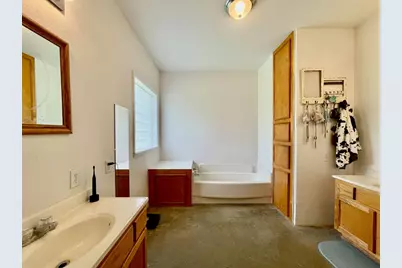 862 County Road 4570, Kennard, TX 75847 - Photo 17