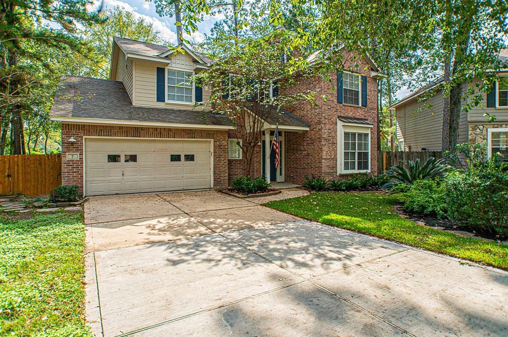 7 Eastwood Dr, Spring TX  77382 exterior