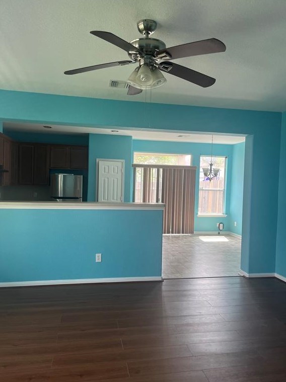8043 Singing Sonnet Ln, Houston TX  77072-0129 exterior