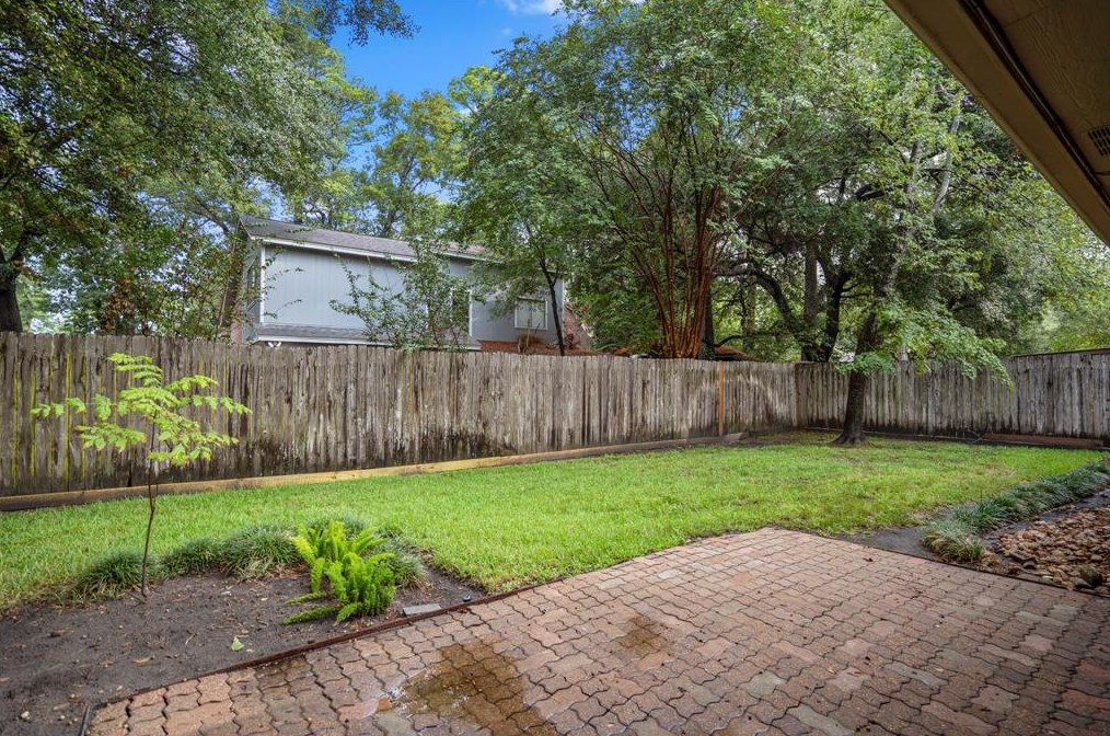 11810 Stillwater Dr, Houston TX  77070-1204 exterior