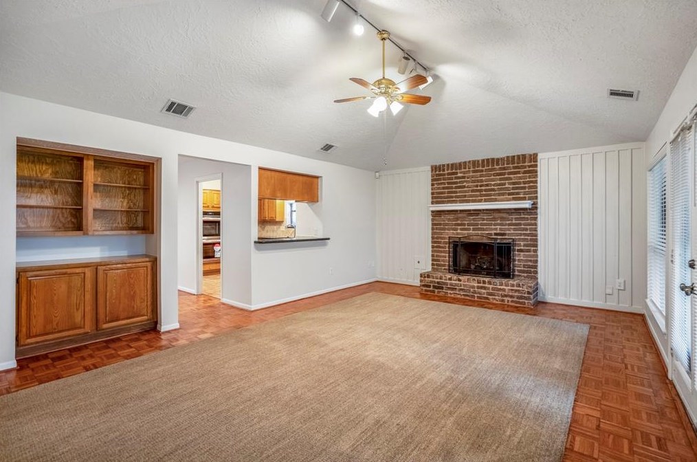 11810 Stillwater Dr, Houston TX  77070-1204 exterior