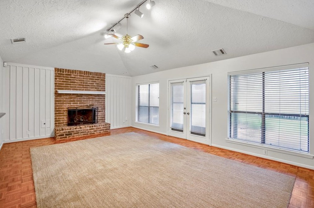 11810 Stillwater Dr, Houston TX  77070-1204 exterior
