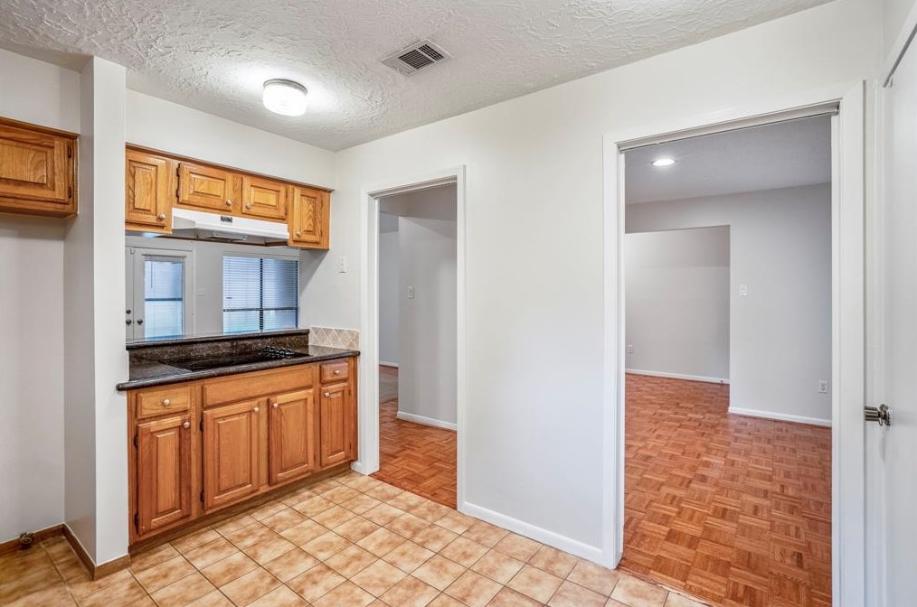 11810 Stillwater Dr, Houston TX  77070-1204 exterior