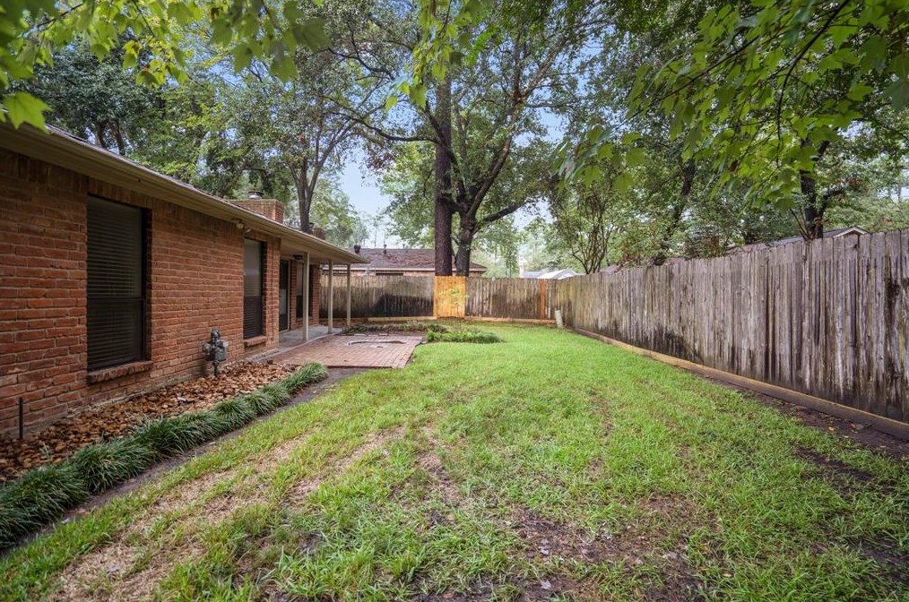 11810 Stillwater Dr, Houston TX  77070-1204 exterior
