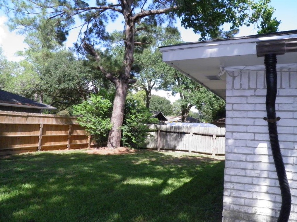 7202 Brook Stone Dr, Houston TX  77040-4710 exterior