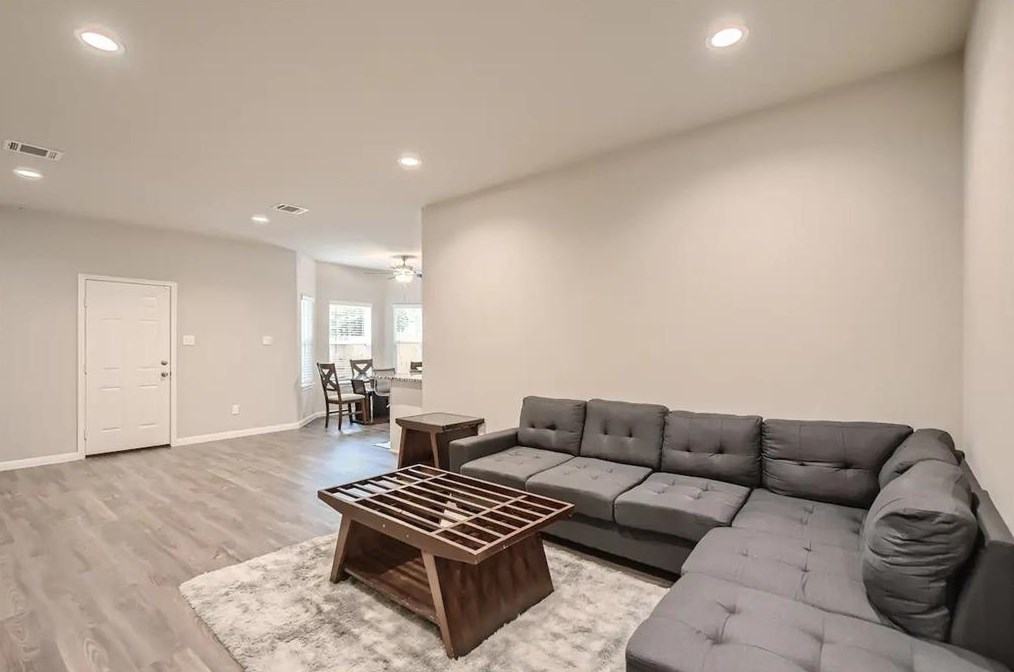 4834 Van Fleet St, Houston TX  77033-3421 exterior