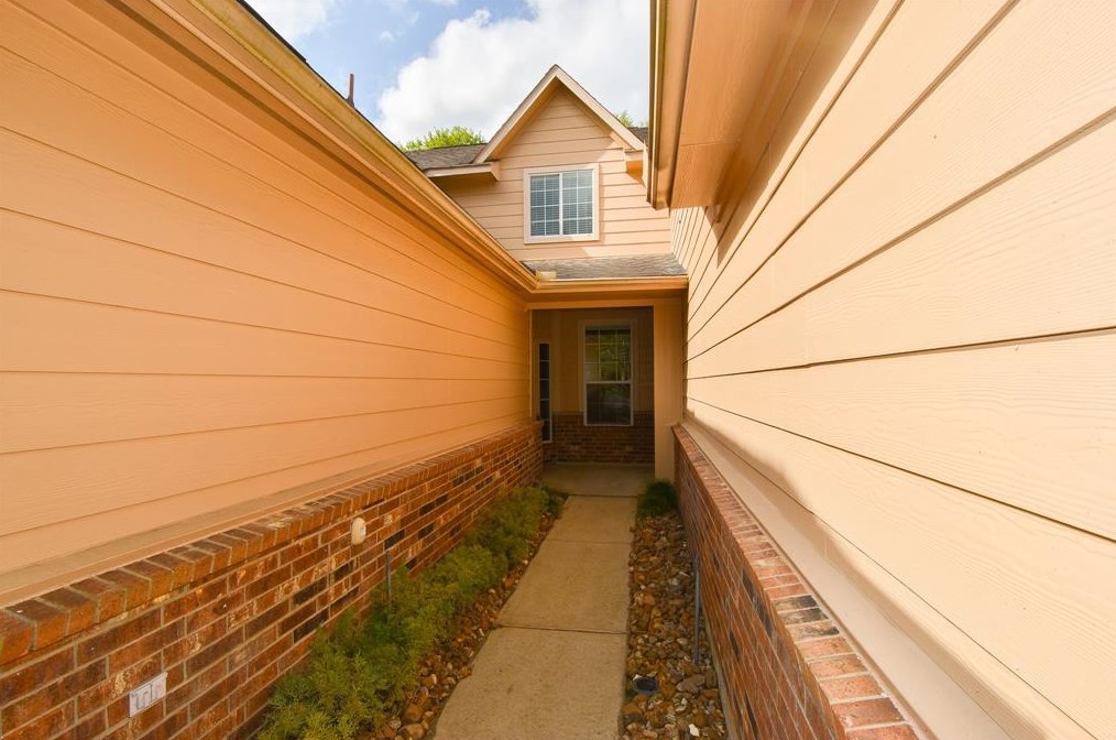 8811 Silent Willow Ln, Sugar Land TX  77479-5482 exterior