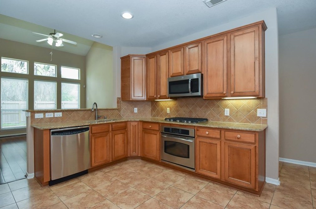 8811 Silent Willow Ln, Sugar Land TX  77479-5482 exterior