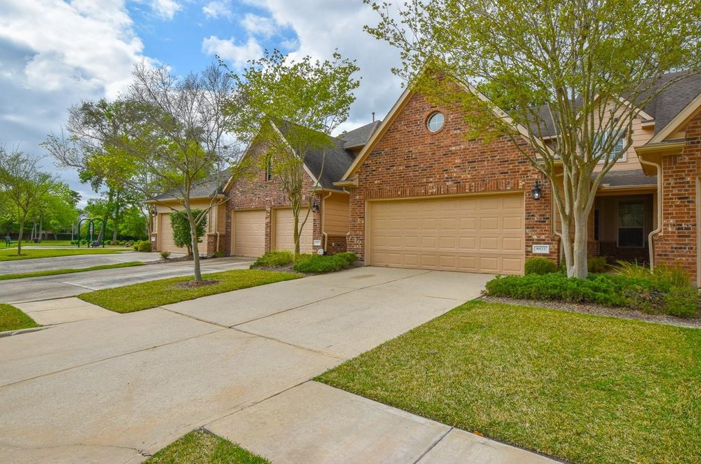 8811 Silent Willow Ln, Sugar Land TX  77479-5480 exterior