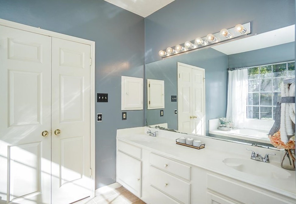 16023 Gladebrook Gln Ln, Houston TX 77095-2530 exterior