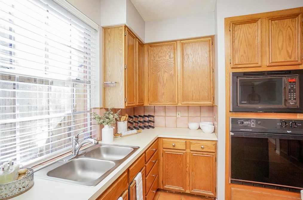 16023 Gladebrook Gln Ln, Houston TX 77095-2530 exterior