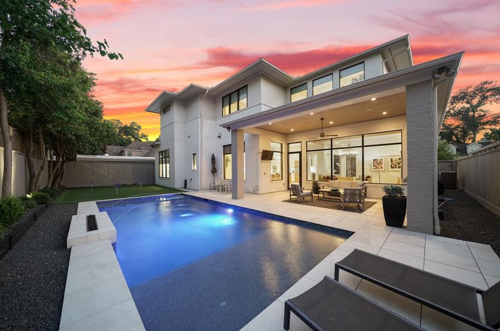 1023 Briarmead Dr, Houston TX  77057-2928 exterior