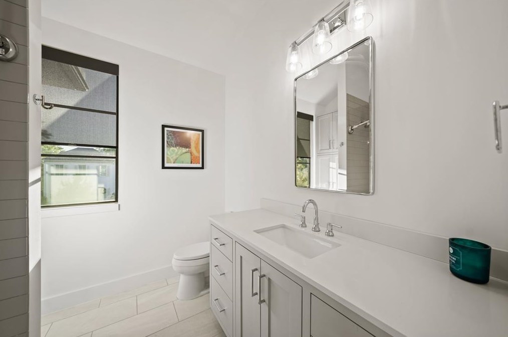 1023 Briarmead Dr, Houston TX  77057-2928 exterior