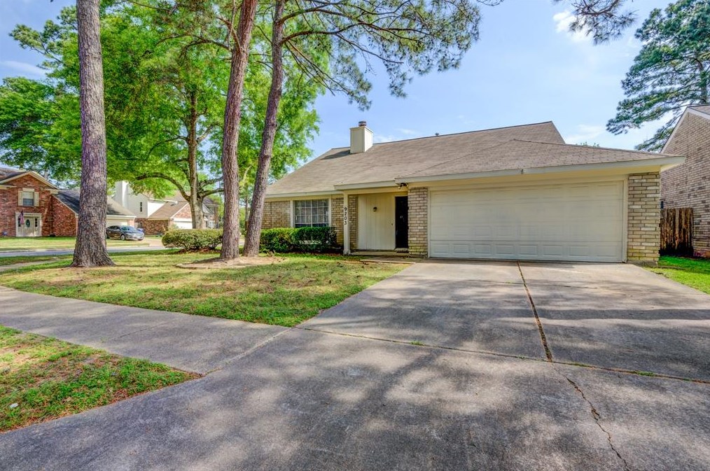 9203 Towerstone Dr, Spring TX  77379-4463 exterior
