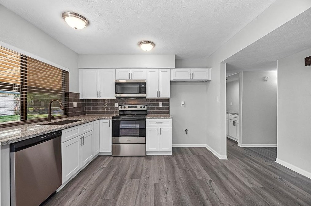 7307 Loma Alta Dr, Houston TX 77083-4242 exterior