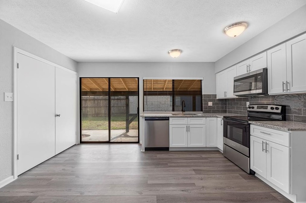 7307 Loma Alta Dr, Houston TX 77083-4242 exterior