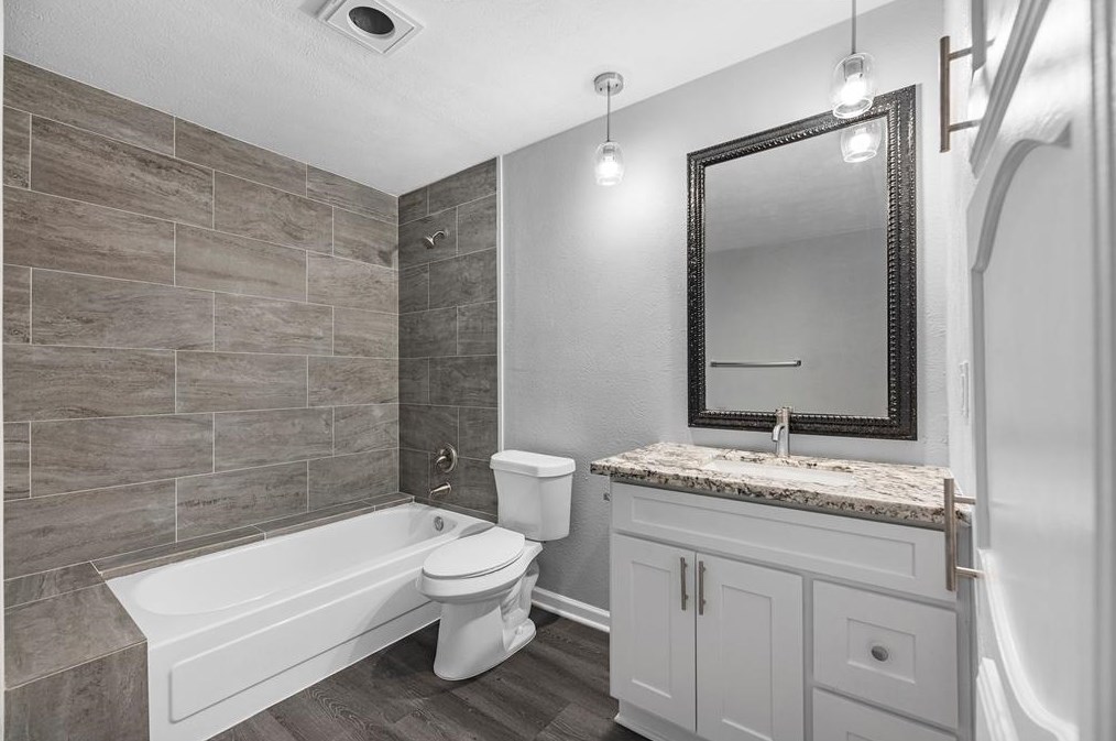 7307 Loma Alta Dr, Houston TX 77083-4242 exterior