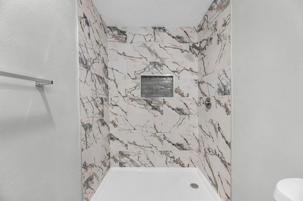 7307 Loma Alta Dr, Houston TX 77083-4242 exterior