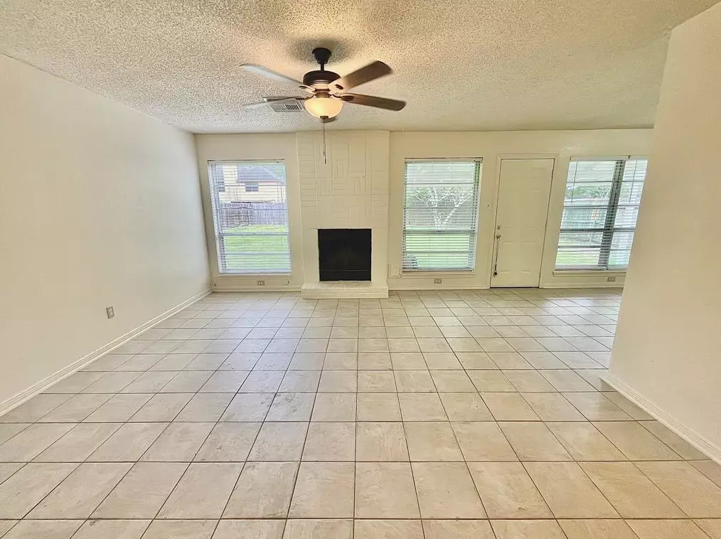10910 Olivewood Dr, Houston TX  77089-5357 exterior