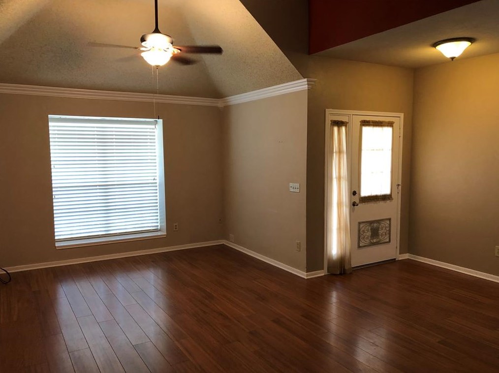 8819 Stoney Bend Dr, Spring TX  77379-6361 exterior