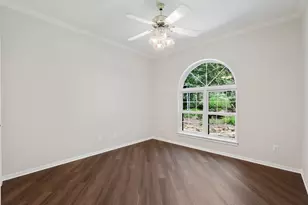 110 Canterbury Green Dr, Conroe, TX 77356 - Photo 31