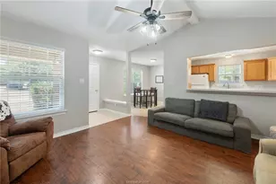 3611 Oldenburg Ct, College Station, TX 77845 - Photo 5