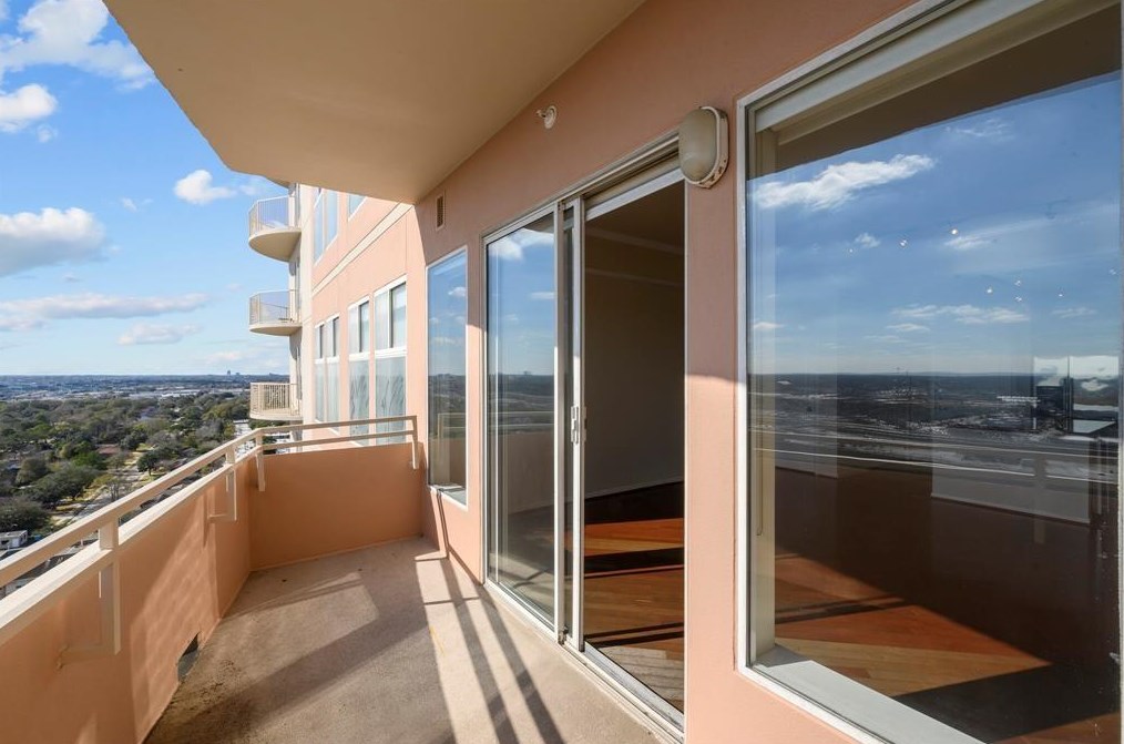 3505 Sage Rd, Houston TX  77056-7002 exterior