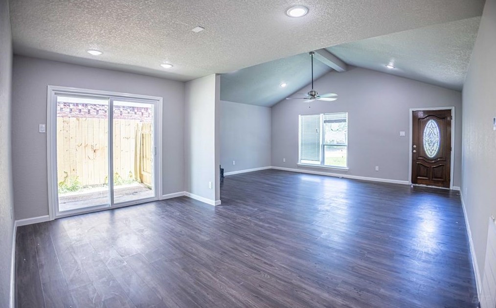 8703 Valley Ledge Dr, Houston TX  77078-3727 exterior