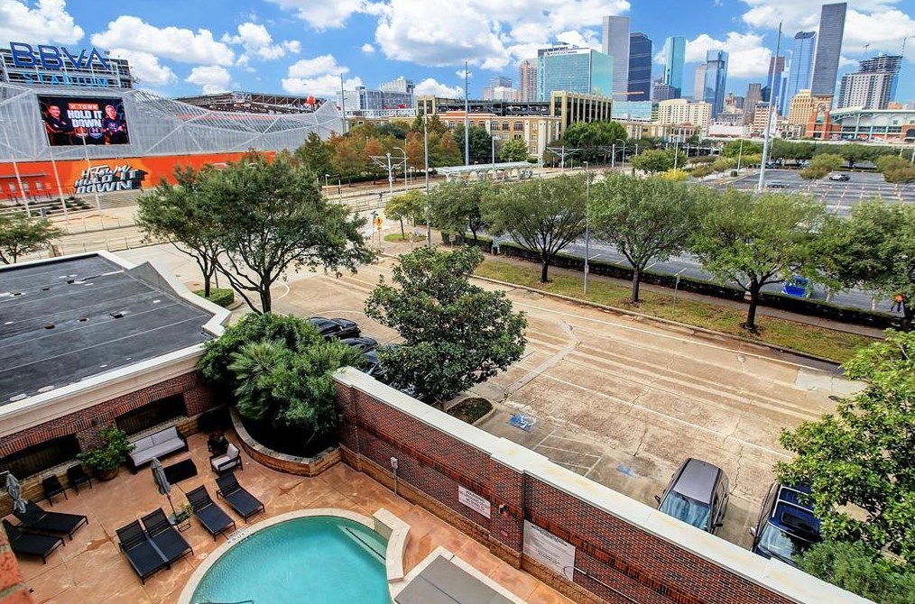 505 Bastrop St, Houston TX  77003-2216 exterior