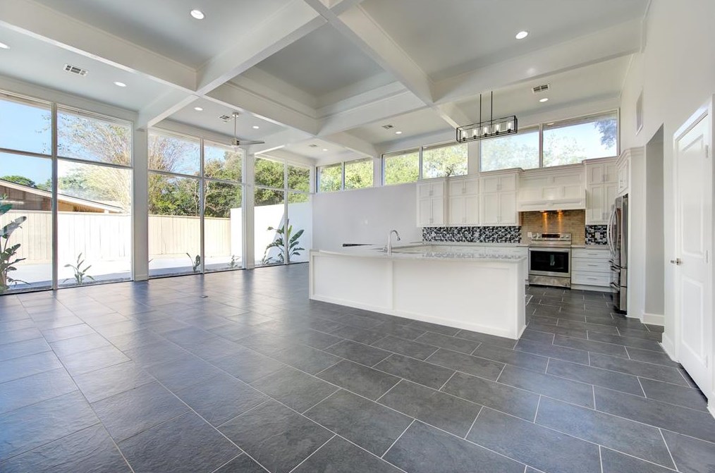 5043 Glenmeadow Dr, Houston TX  77096-4211 exterior