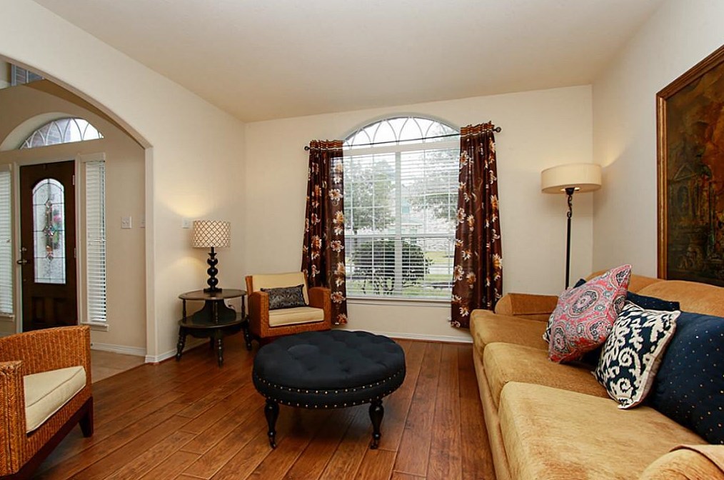 976 Fife Dr, Conroe TX  77301-4138 exterior