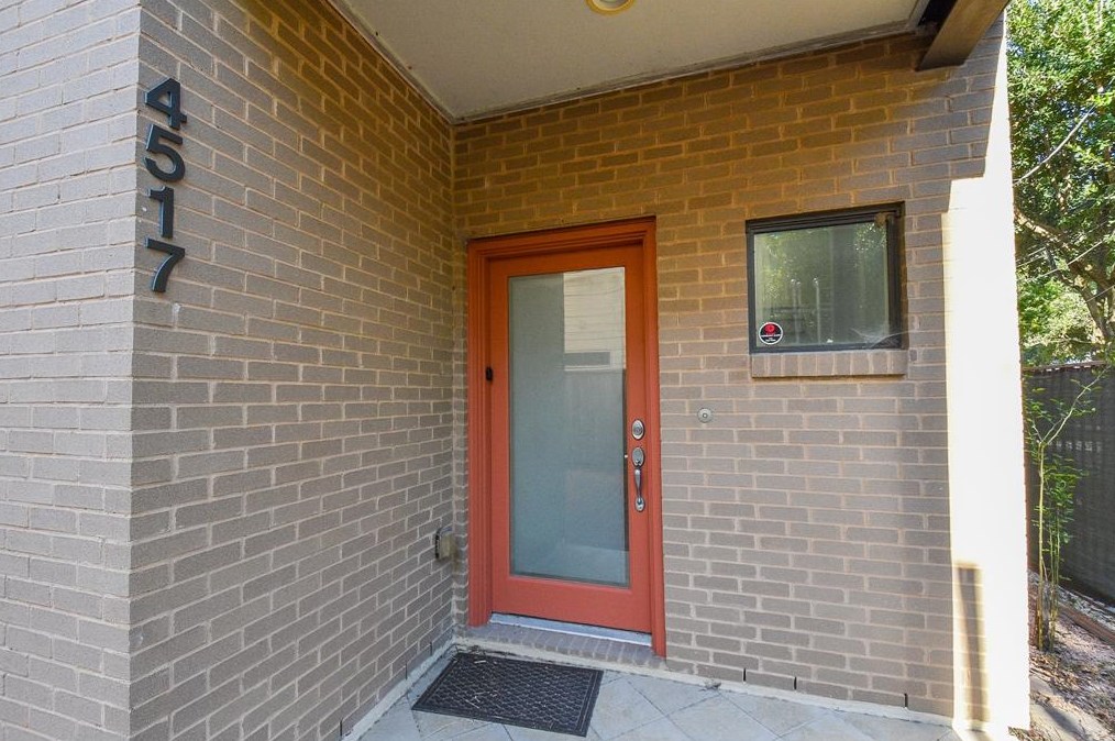 4517 Eigel St, Houston TX  77007-3413 exterior