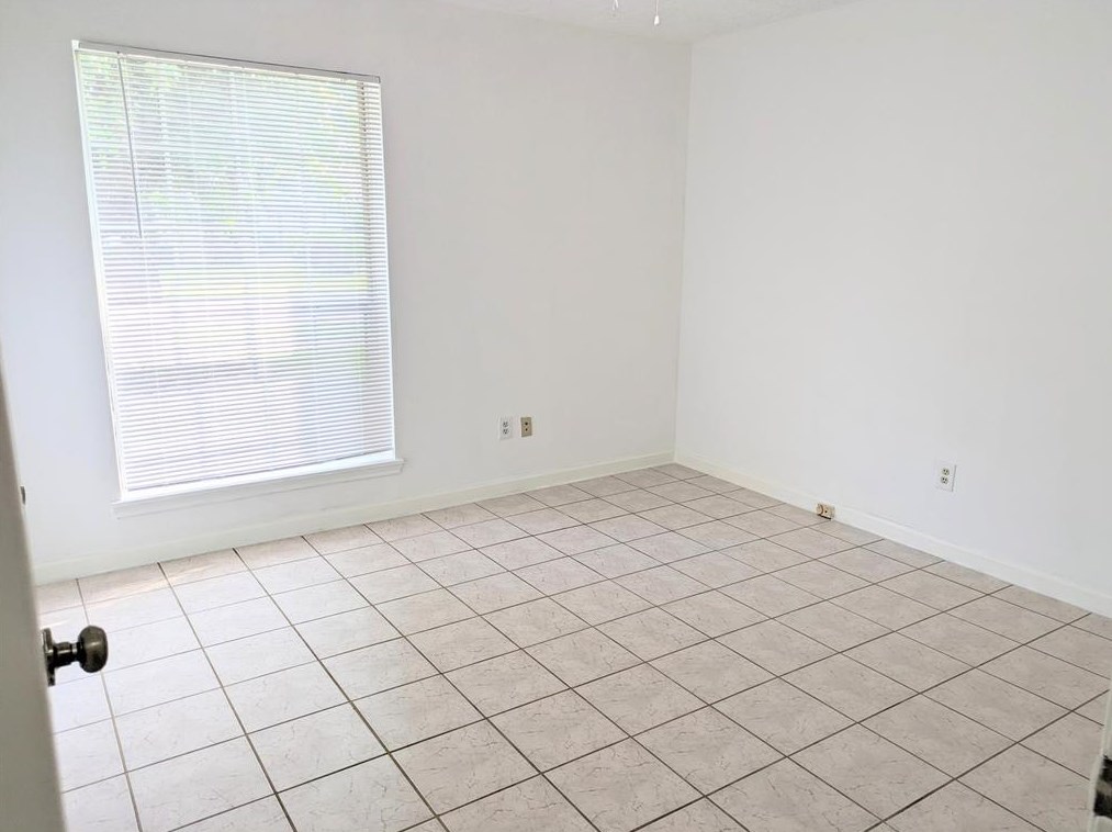 11523 Pne Knl Dr, Houston TX 77099-2413 exterior