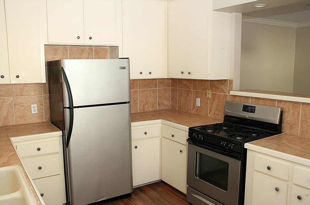 1220 Ashland St, Houston TX  77008-6740 exterior