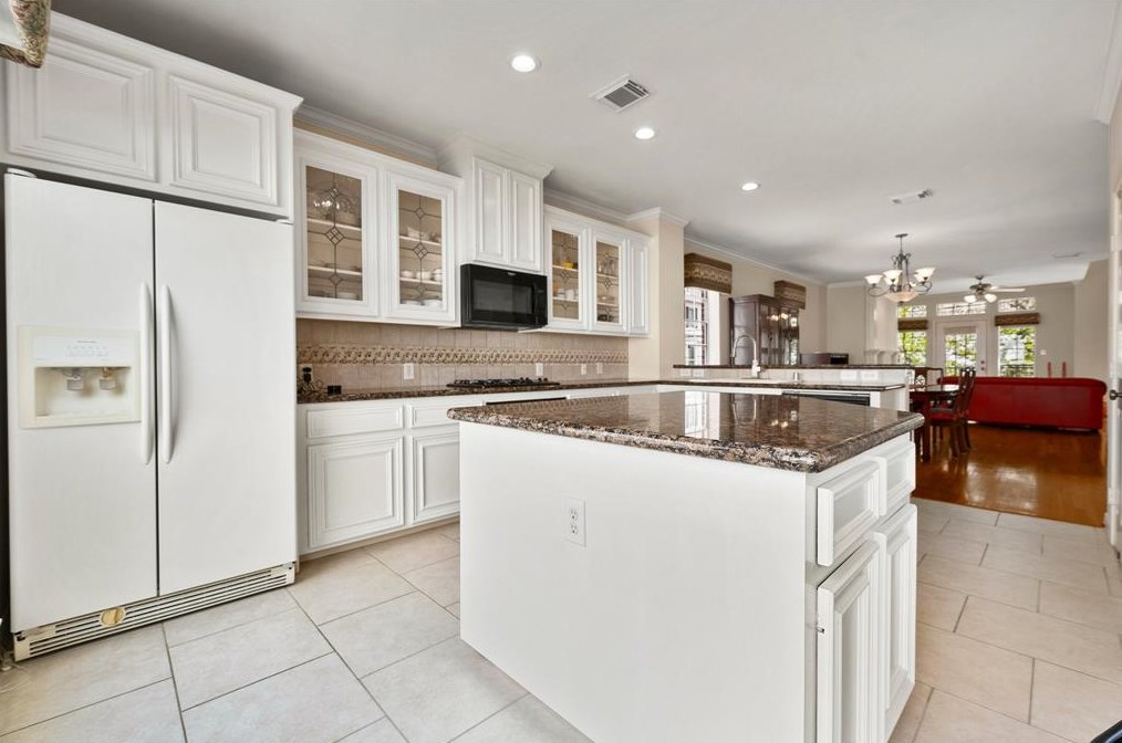 1308 Webster St, Houston TX  77019-5542 exterior