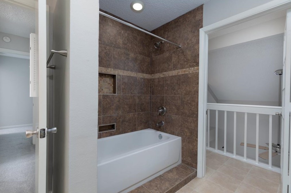 4623 Grn Trl Dr, Houston TX 77084-2949 exterior