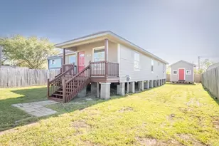 725 10th St, Dickinson, TX 77539 - Photo 21