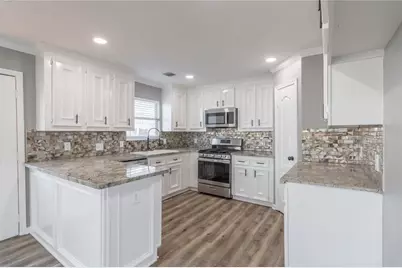 725 10th Street, Dickinson, TX 77539 - Photo 9