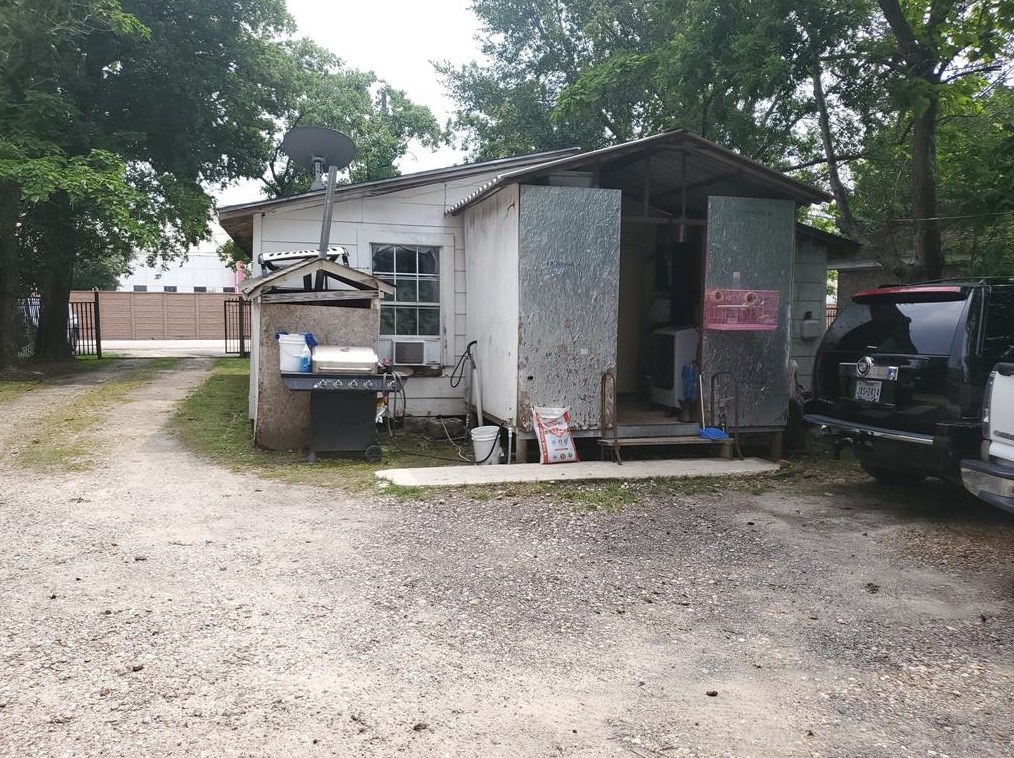 10014 Genard Rd, Houston TX  77041-7528 exterior