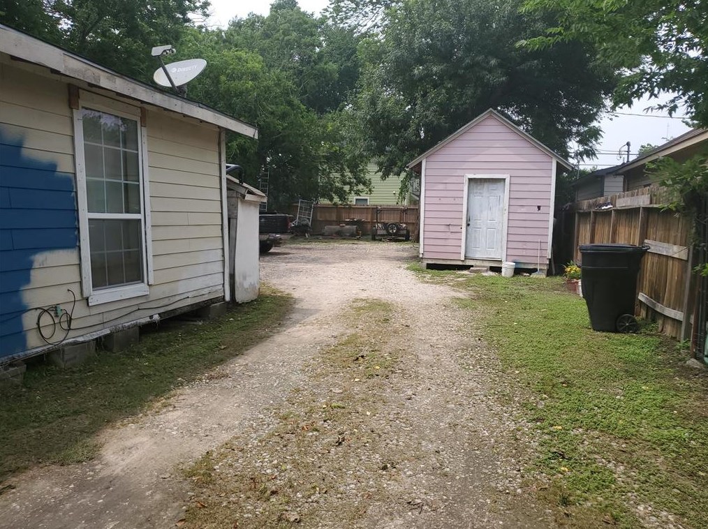 10014 Genard Rd, Houston TX  77041-7528 exterior