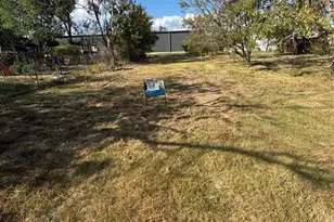 1006 W 1st St, Taylor, TX 76574 - Photo 1