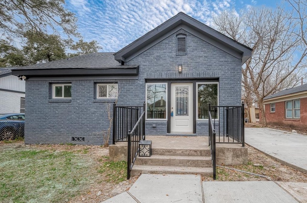 2711 Eagle St, Houston TX  77004-4574 exterior