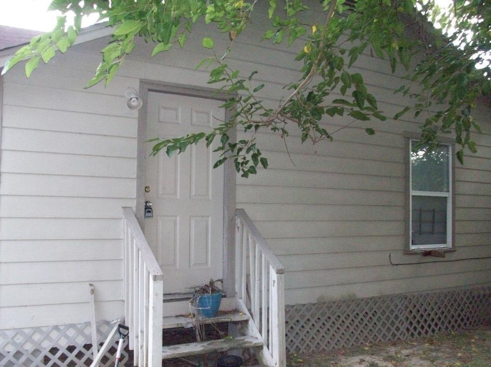 2208 Dolly Wright St, Houston TX  77088-7608 exterior