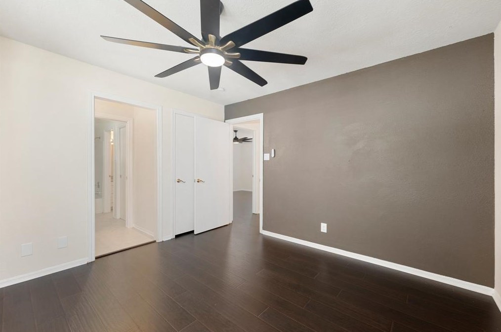 1847 Raintree Cir, Taylor Lake Village TX 77586-5929 exterior