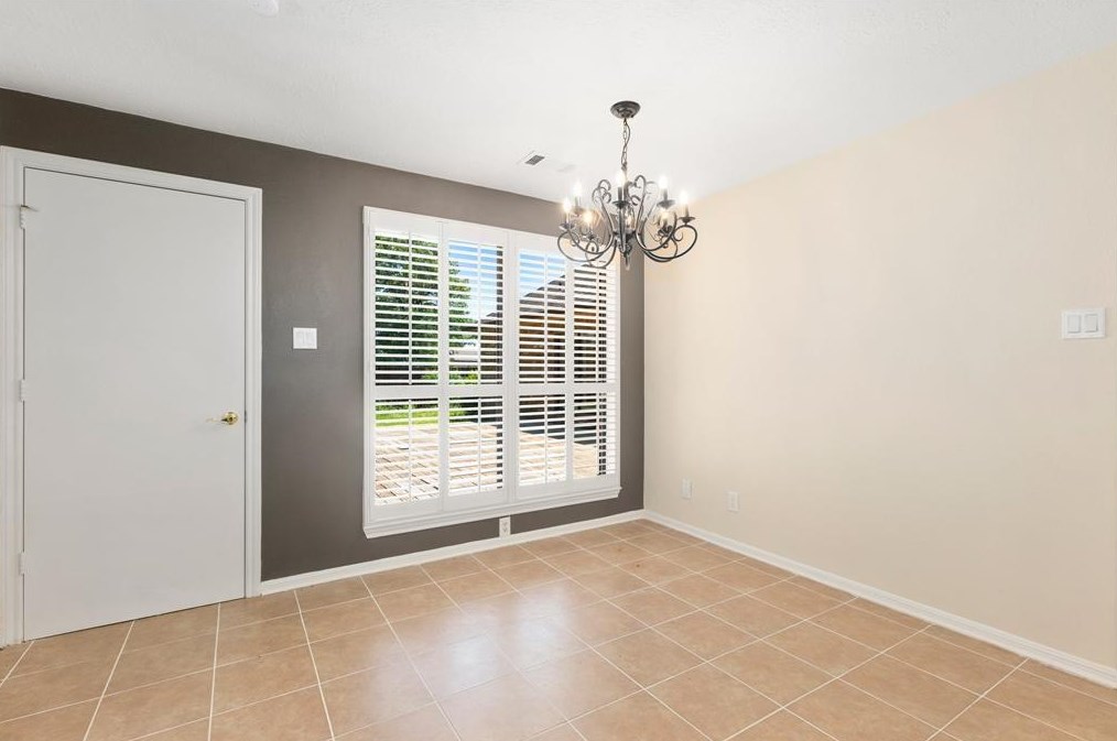 1847 Raintree Cir, Taylor Lake Village TX 77586-5929 exterior