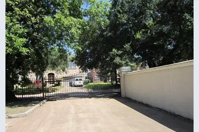 4444 Victory Drive #1311, Houston, TX 77088 - Photo 19